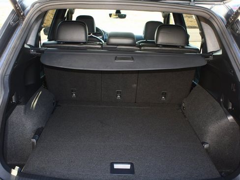 Used 2023 Volkswagen Tiguan SEL R-Line image 10