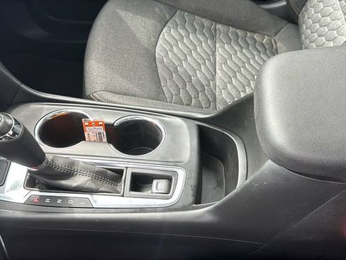 Used 2020 Chevrolet Equinox LT FWD image 22