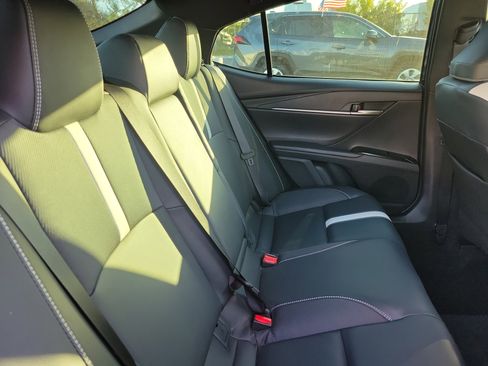 Used 2025 Toyota Camry SE image 15