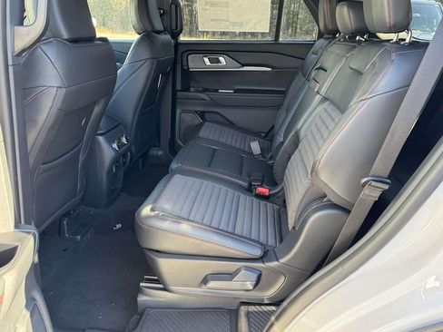 New 2026 Ford Explorer ST-Line w/ ST-Line Street Pack image 17