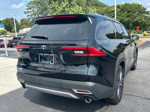 Used 2024 Toyota Grand Highlander AWD Hybrid image 3