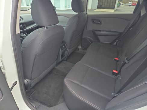 Used 2023 Nissan Rogue S image 15