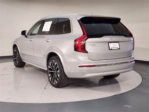 Used 2025 Volvo XC90 B5 Plus image 6