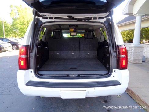 Used 2019 Chevrolet Suburban LT image 32