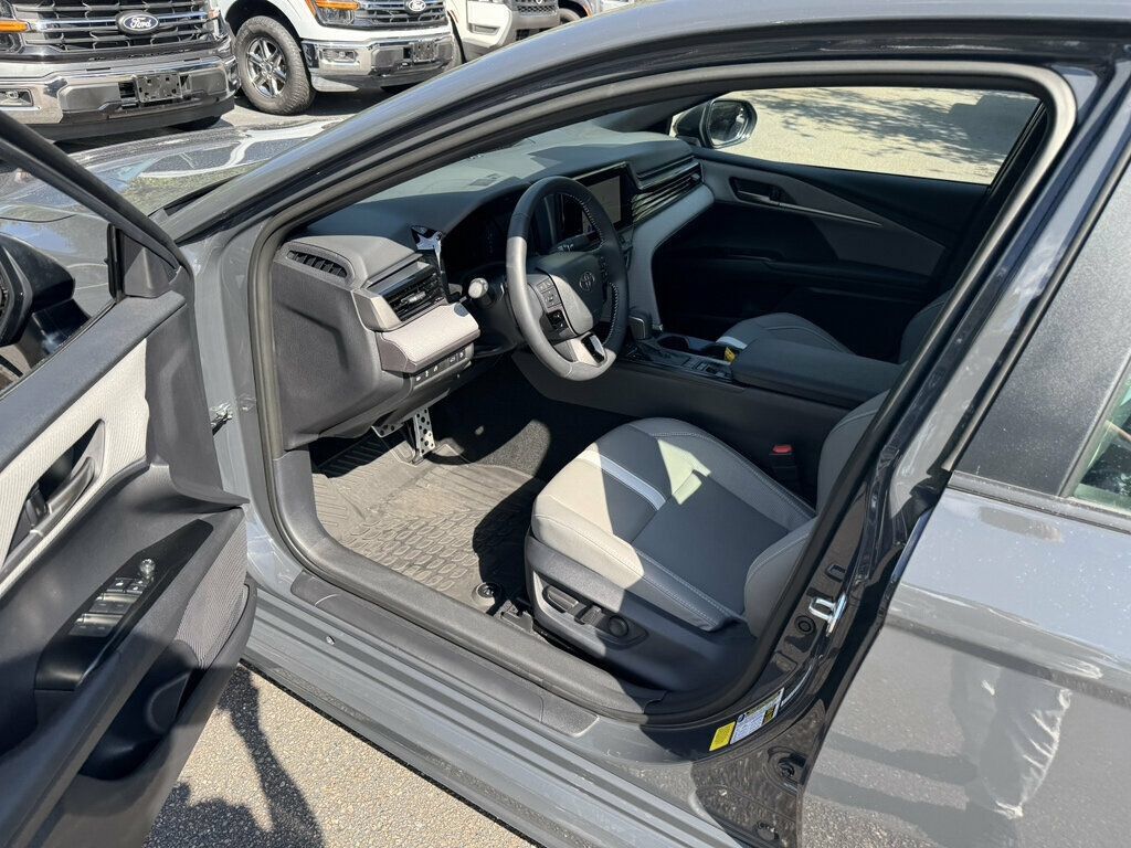 Used 2026 Toyota Camry SE FWD image 3