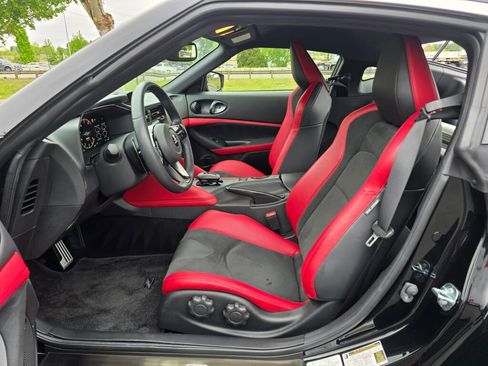 Used 2024 Nissan Z Performance w/ Floor Mat Package RWD image 12