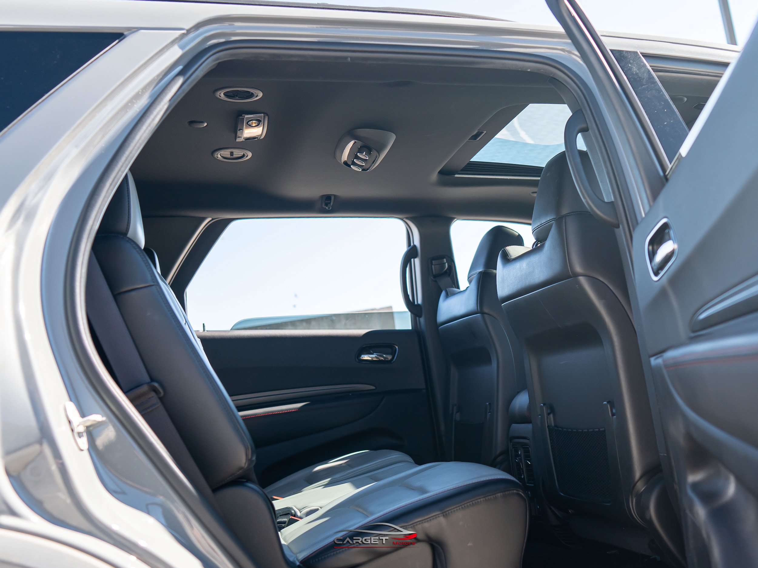 Used 2023 Dodge Durango R/T w/ Tow 'N Go Package AWD/4WD image 19