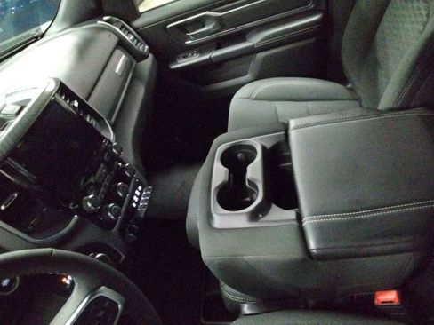 Used 2025 RAM 1500 Big Horn AWD/4WD image 24