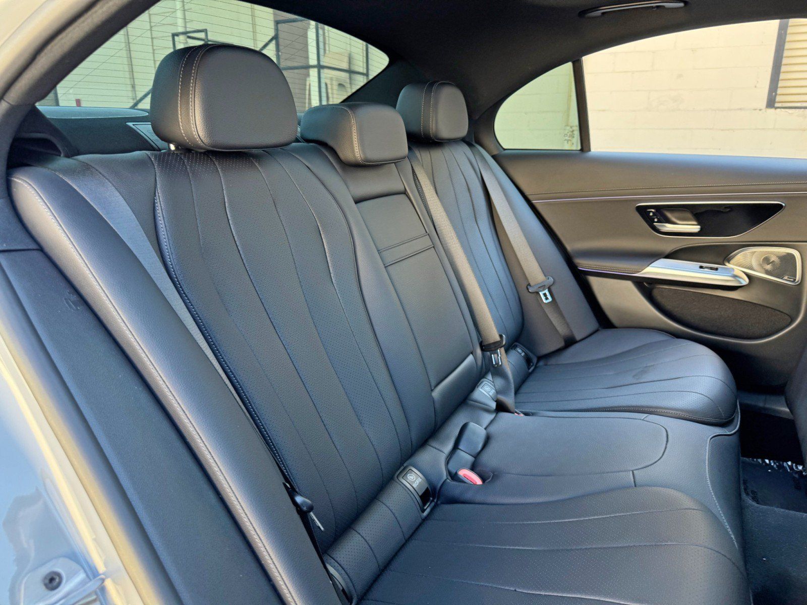 Used 2024 Mercedes-Benz E 450 4MATIC Sedan w/ MBUS Superscreen Package image 45