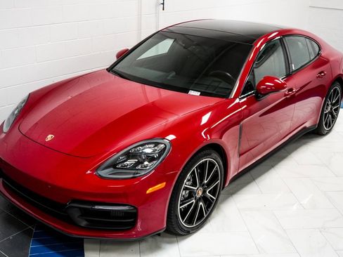 Used 2022 Porsche Panamera 4 Platinum Edition image 16