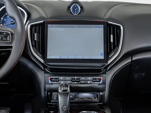 Used 2019 Maserati Ghibli S GranLusso RWD image 23