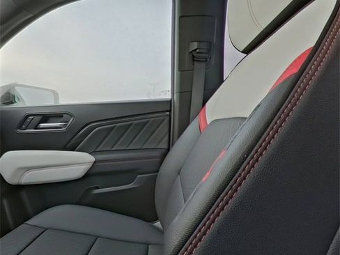 Used 2024 GMC Canyon AT4X image 26