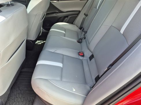 Used 2025 Toyota Camry SE w/ Multimedia Upgrade Package image 17