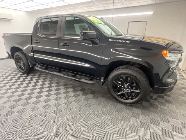 Used 2026 Chevrolet Silverado 1500 RST w/ RST Select Package AWD/4WD image 3