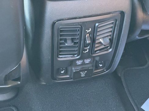 Certified 2024 Dodge Durango R/T image 36