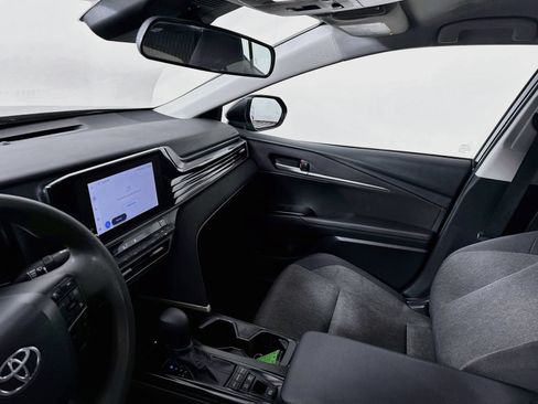 Used 2025 Toyota Camry LE FWD image 7