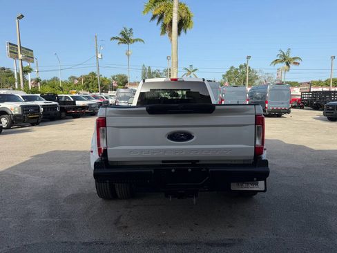 Used 2017 Ford F350 XL w/ Power Equipment Group AWD/4WD image 4