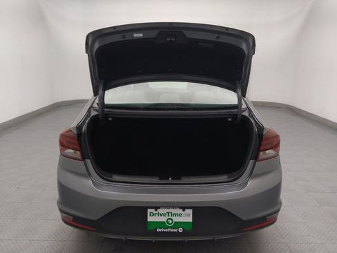 Used 2019 Hyundai Elantra SE image 29
