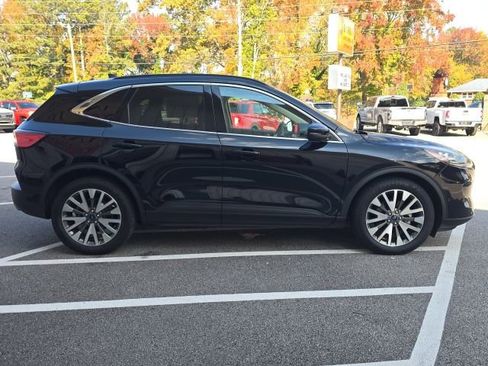 Used 2020 Ford Escape Titanium image 6