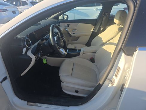 Used 2025 Mercedes-Benz CLA 250 image 6