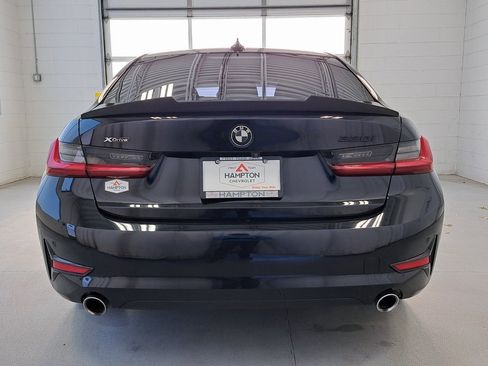 Used 2022 BMW 330i xDrive Sedan w/ Driving Assistance Package image 6