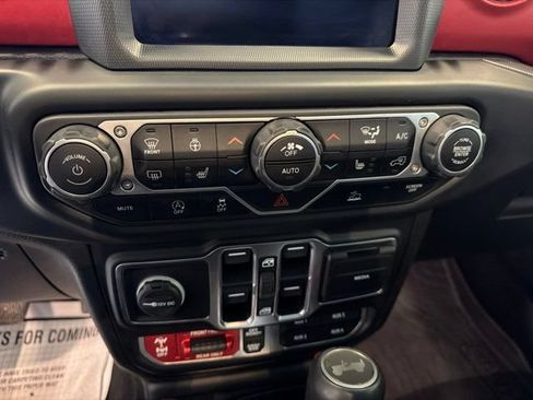 Used 2021 Jeep Wrangler Unlimited Rubicon AWD/4WD image 29