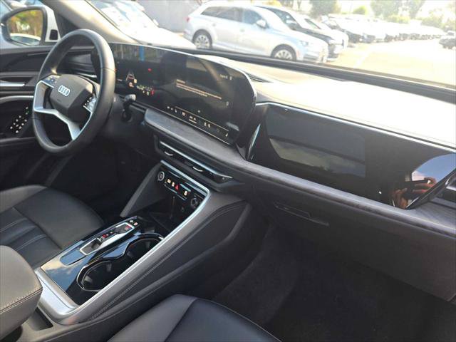 Used 2025 Audi Q5 Premium w/ Convenience Package AWD/4WD image 11
