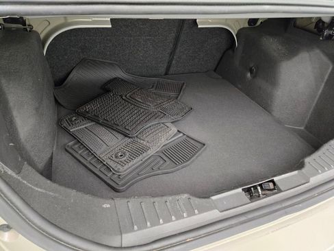 Used 2016 Ford Focus SE w/ SE Sport Package FWD image 19