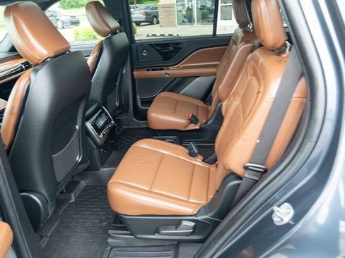 Used 2022 Lincoln Aviator Reserve w/ Elements Package Plus AWD/4WD image 32