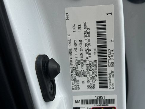 Used 2024 Toyota Tundra Limited AWD/4WD image 27
