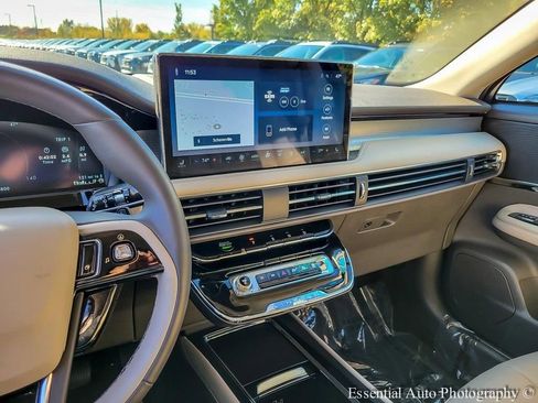 Used 2023 Lincoln Corsair AWD w/ Towing Package image 23