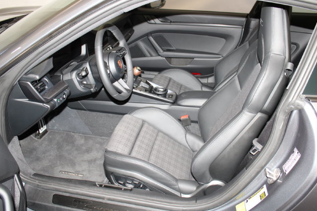 Used 2026 Porsche 911 Carrera T RWD image 8