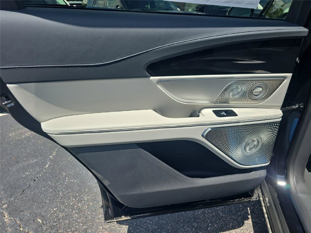 New 2026 Lincoln Nautilus Reserve AWD/4WD image 9