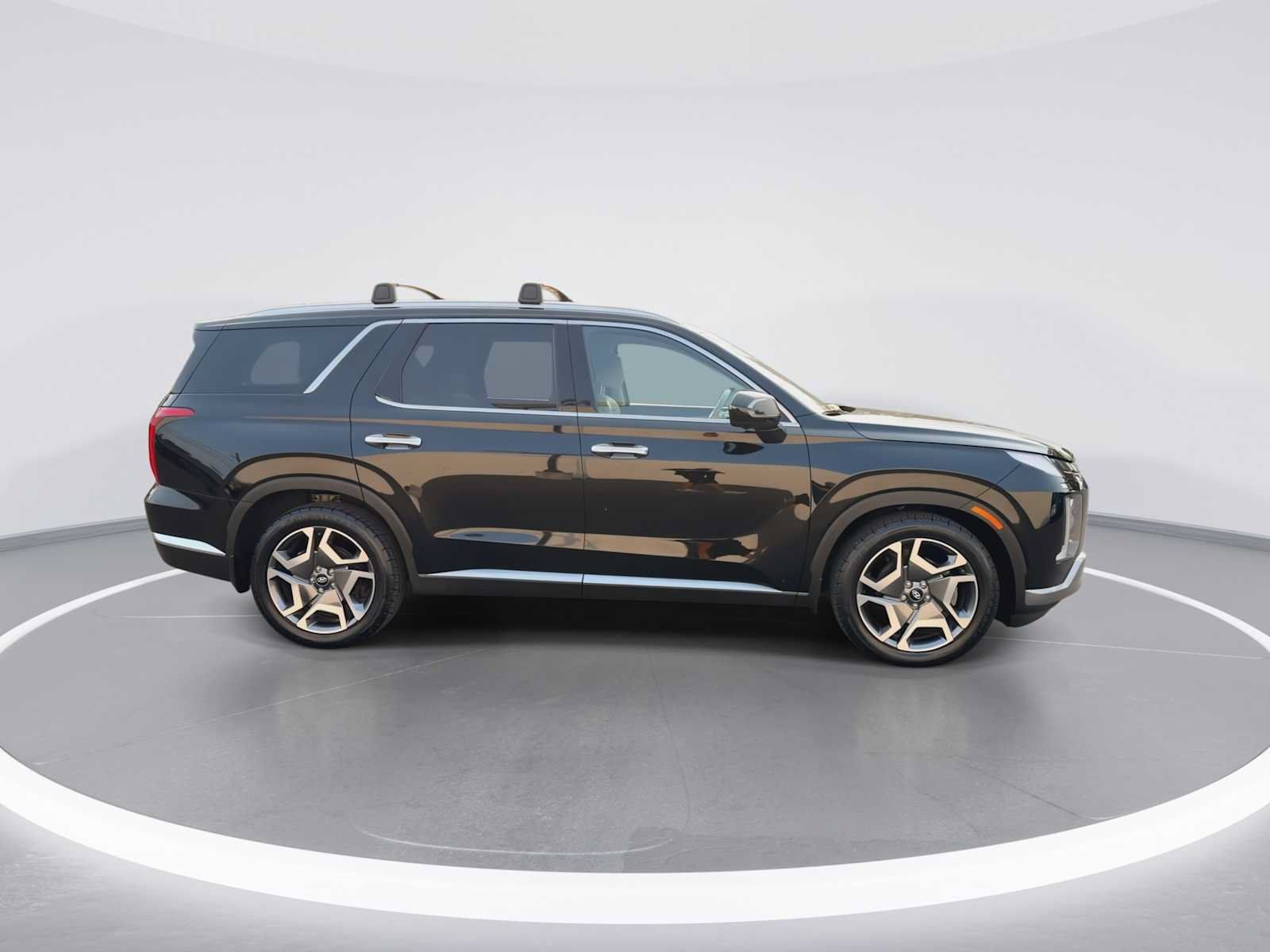 Used 2023 Hyundai Palisade Limited w/ Winter Package AWD/4WD image 9