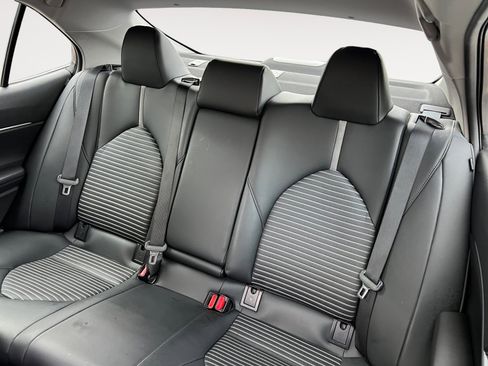 Used 2024 Toyota Camry SE image 13