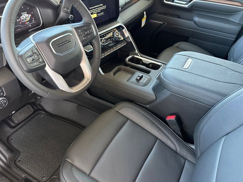 New 2025 GMC Sierra 2500 Denali w/ Denali Reserve Package image 11