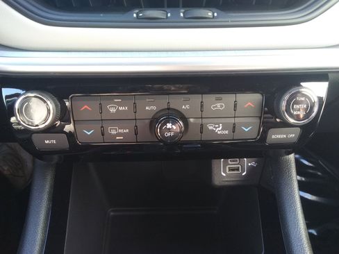 New 2026 Jeep Compass Limited AWD/4WD image 19