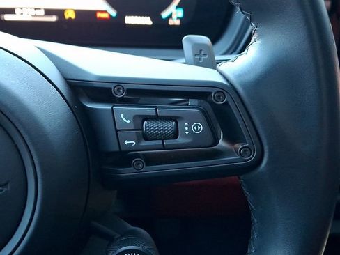 Certified 2025 Porsche Cayenne image 28