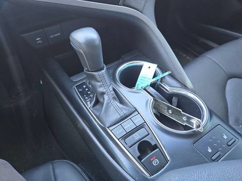 Used 2019 Toyota Camry XSE w/ Driver Assist Package FWD image 16