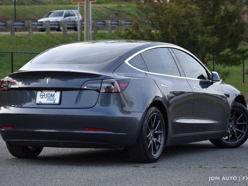 Used 2019 Tesla Model 3 Standard Range Plus image 5