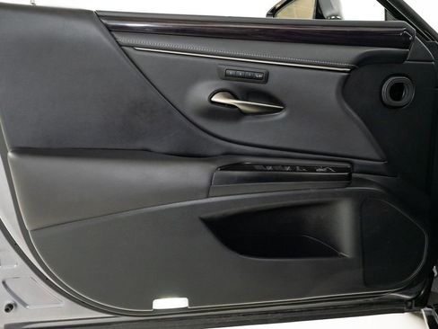 Used 2020 Lexus ES 300h w/ Premium Package image 8