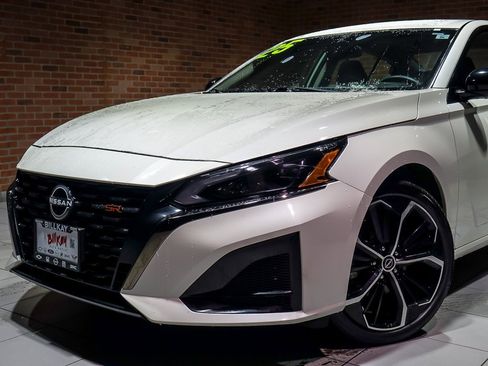 Used 2025 Nissan Altima 2.5 SR image 4