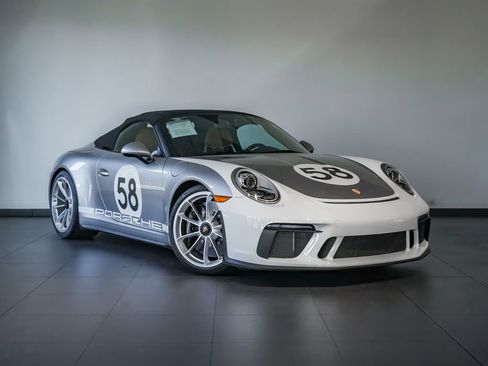 Certified 2019 Porsche 911 Speedster image 9