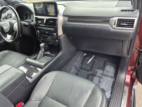 Used 2022 Lexus GX 460 Luxury w/ Off Road Package AWD/4WD image 21