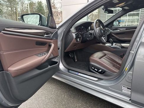 Used 2023 BMW M550i xDrive image 15