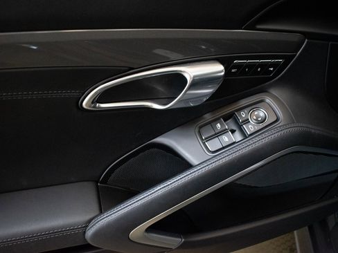 Certified 2018 Porsche 718 Cayman S image 19