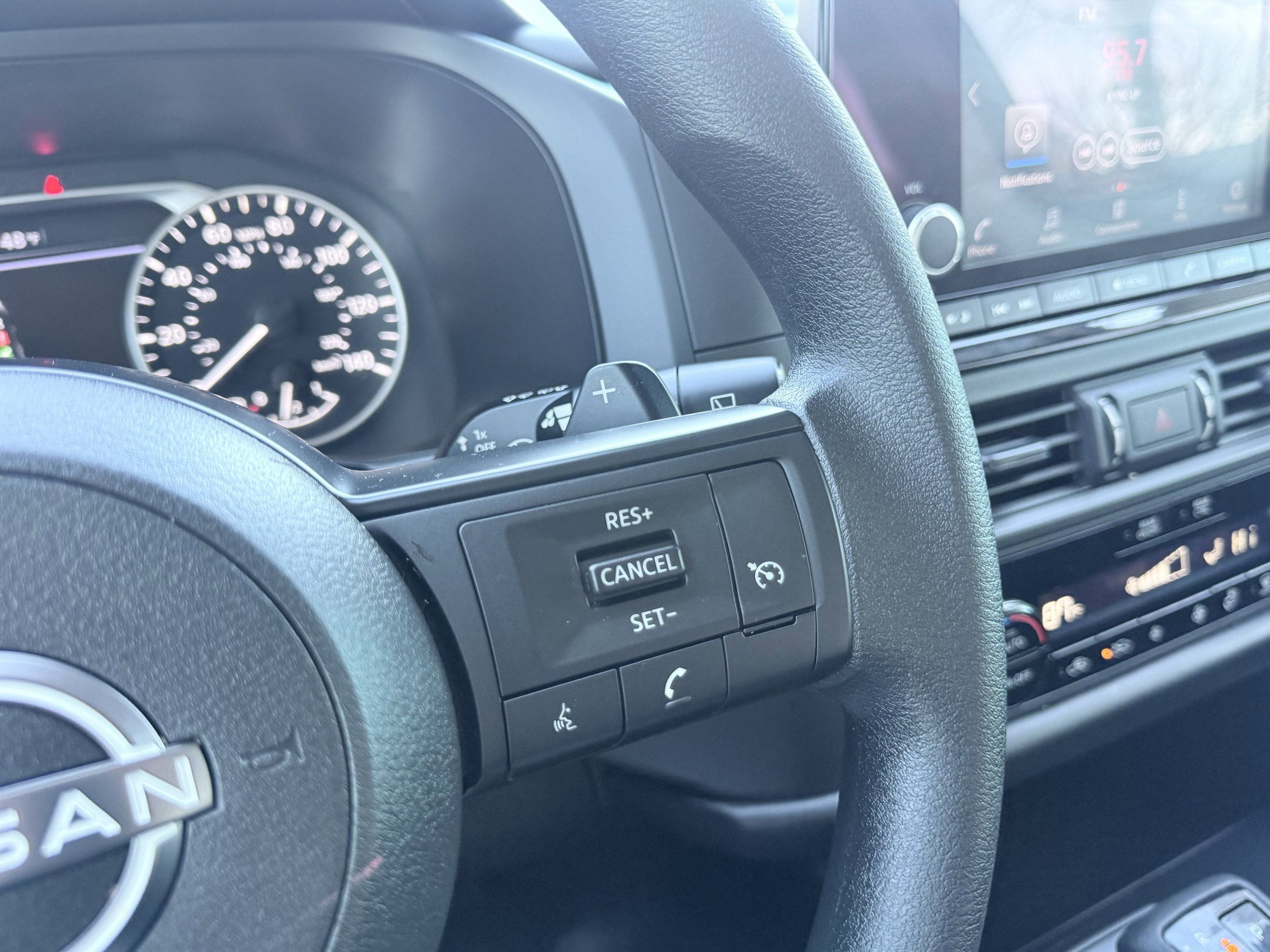 Used 2025 Nissan Pathfinder S AWD/4WD image 60