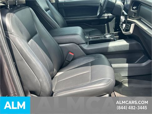 Used 2024 Ford Expedition XLT RWD image 15
