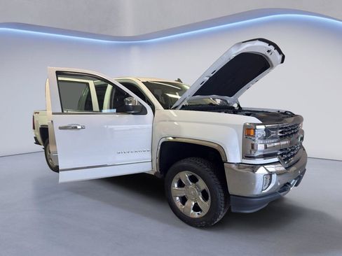 Used 2017 Chevrolet Silverado 1500 LTZ w/ Sport Package AWD/4WD image 9