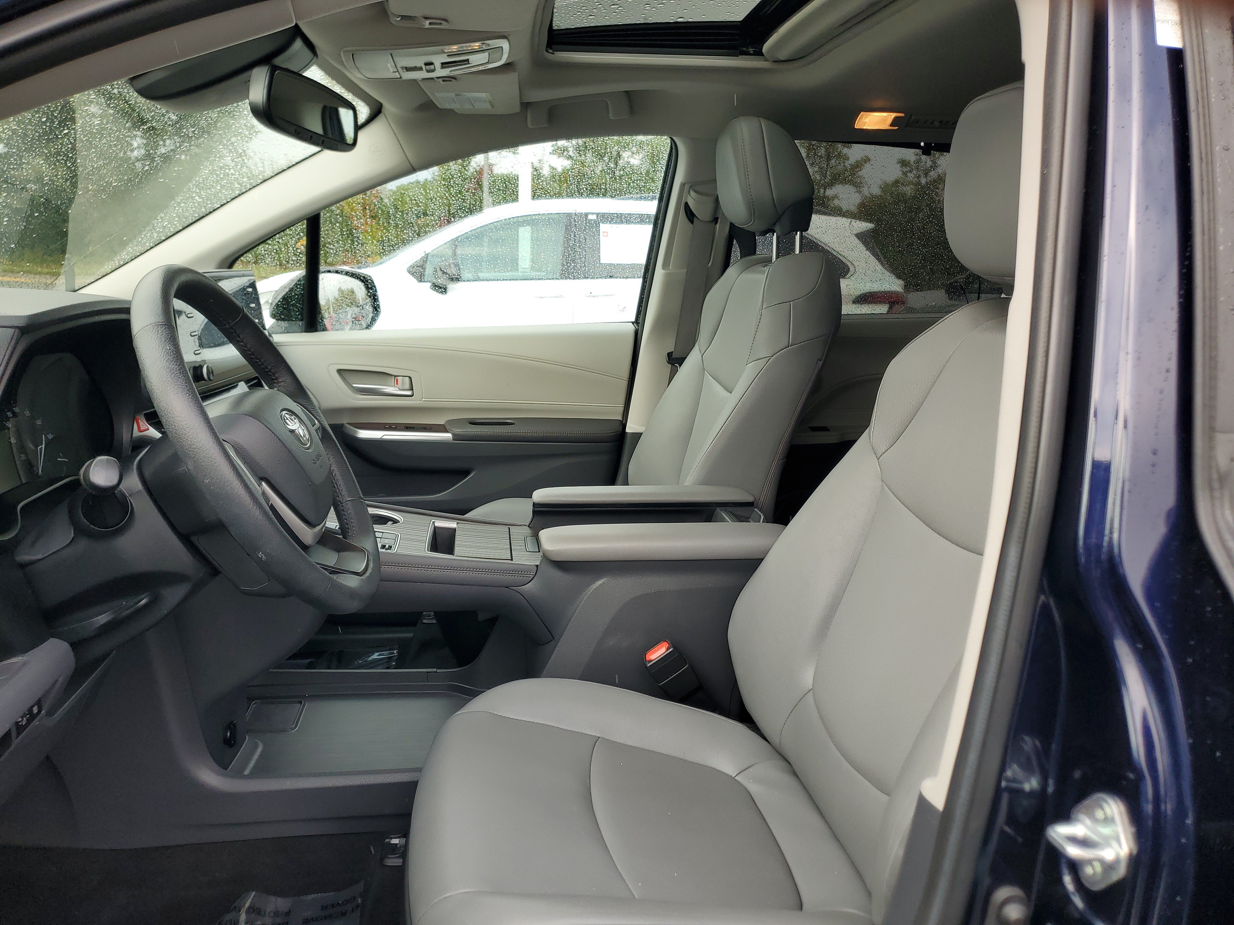 Certified 2024 Toyota Sienna XLE AWD/4WD image 21